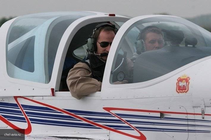 Девушки-курсанты авиационного училища претендуют на должность пилотов боевых самолетов