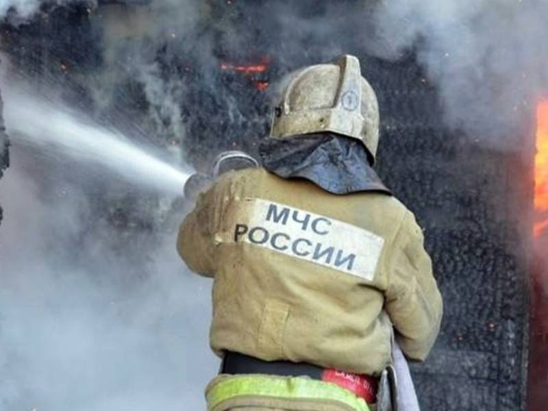Пожар произошёл на рыбоконсервном заводе Сахалина