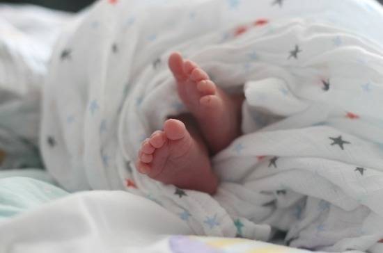 В Росстате назвали самый популярный возраст для рождения первого ребёнка