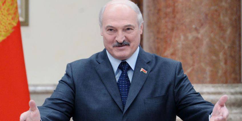 Лукашенко попросил КГБ подслушивать граждан цивилизованнее
