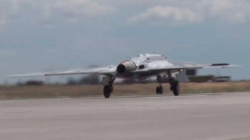 Гибрид F-117 и B-2: на Западе оценили полет "Охотника" - utro.ru - Тегеран