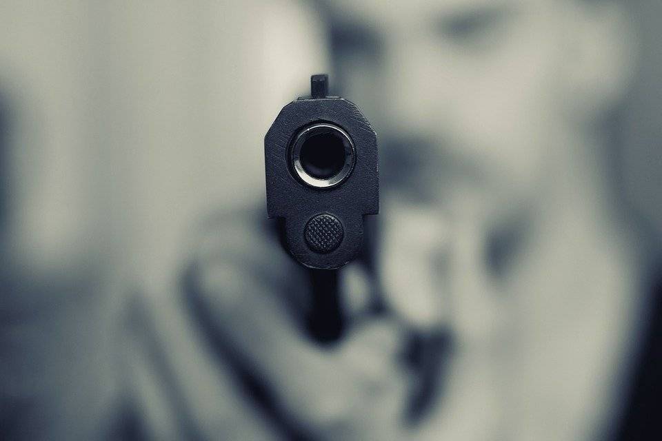В Тюмени мужчина выстрелил в сотрудника Росгвардии при задержании