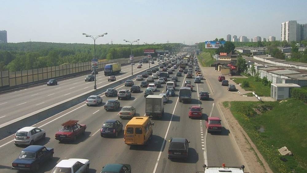 Три полосы  МКАД перекрыты из-за массового ДТП на северо-западе Москвы