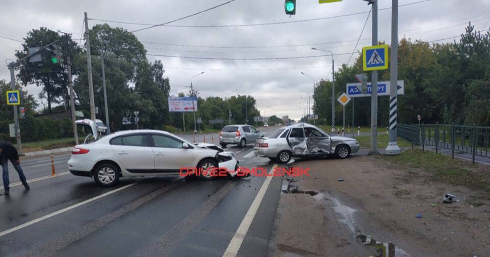 Утро в Смоленске началось с жёсткого ДТП на Рославльском шоссе