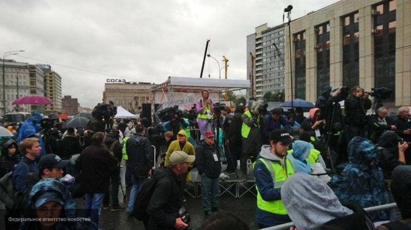 Украинские провокаторы попытались устроить "майдан" на проспекте Сахарова