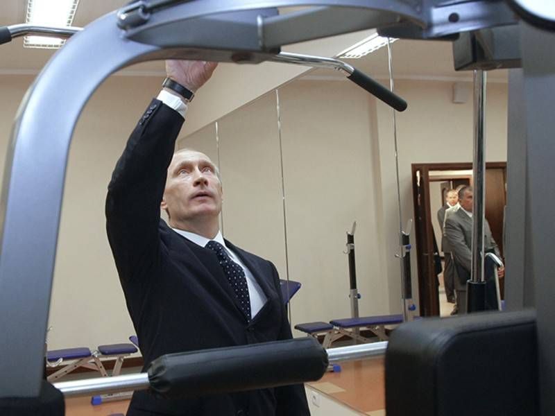 «Их победы вдохновляют»: Путин поздравил россиян с Днём физкультурника
