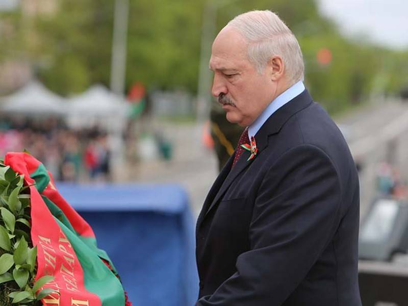 Лукашенко призвал спецслужбы вести прослушку граждан «цивилизованно»