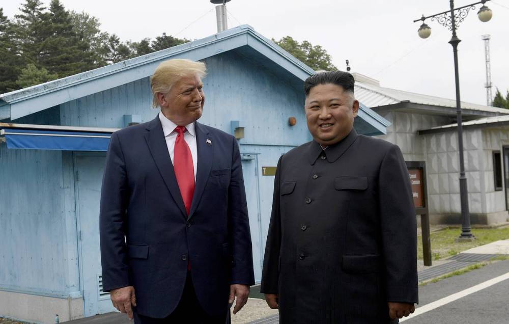 Трамп сообщил, что получил от Ким Чен Ына письмо с предложением провести встречу