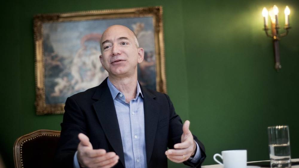 Взлет акций Amazon предрешил имя богатейшего человека современности