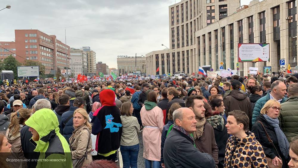 Участники московского митинга-концерта не смогли объяснить свой выход на акцию «оппозиции»