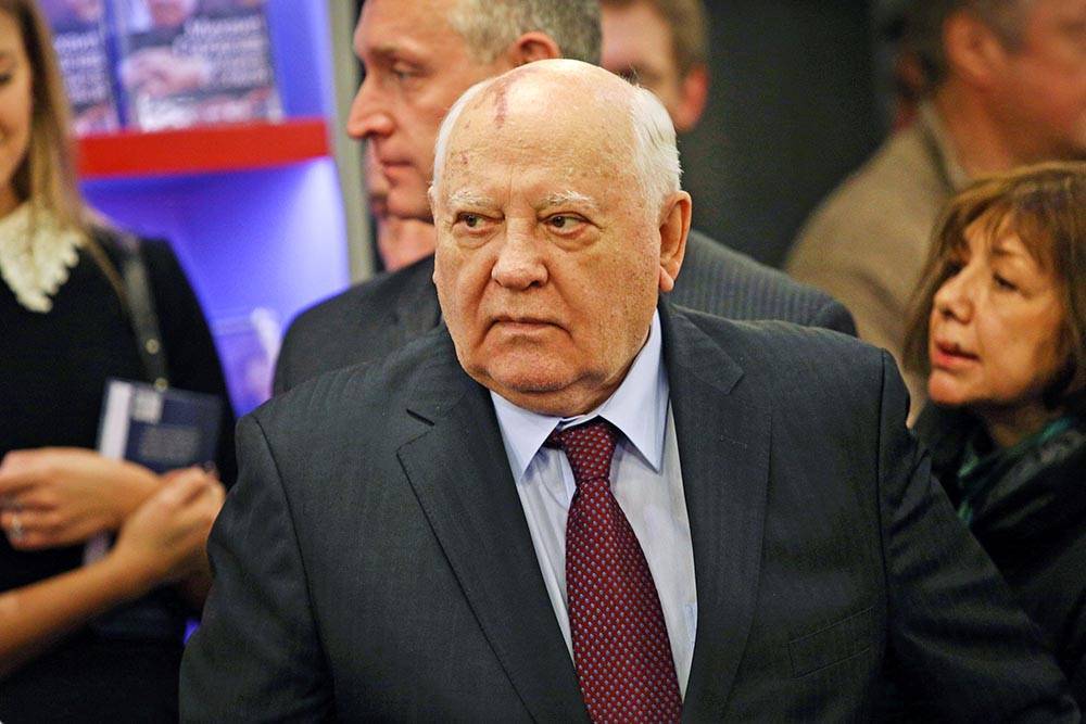 Голова в порядке, ходит тяжело: сделано заявление о состоянии Горбачёва