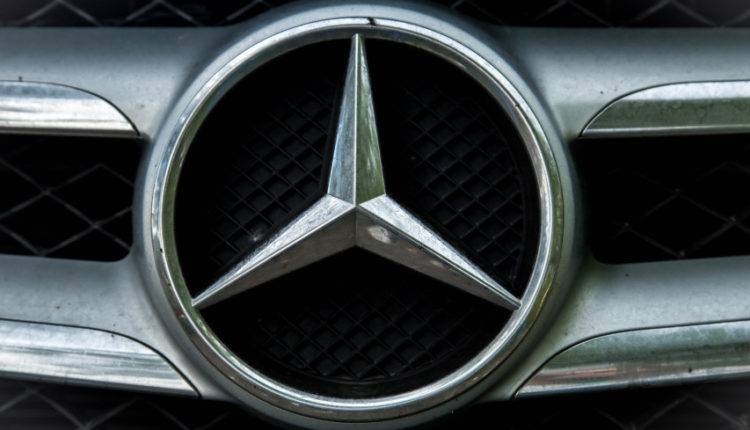 Немцам со старыми Mercedes дадут по три тысячи евро