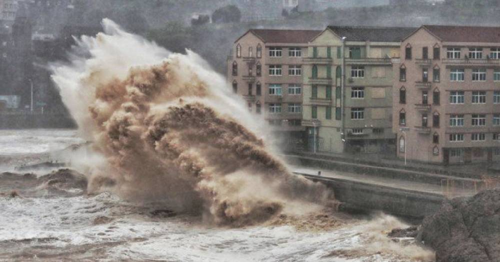Число жертв супертайфуна в Китае увеличилось до 22.