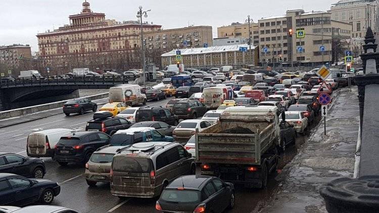 Движение в центре Москвы перекрыли из-за проведения согласованного митинга