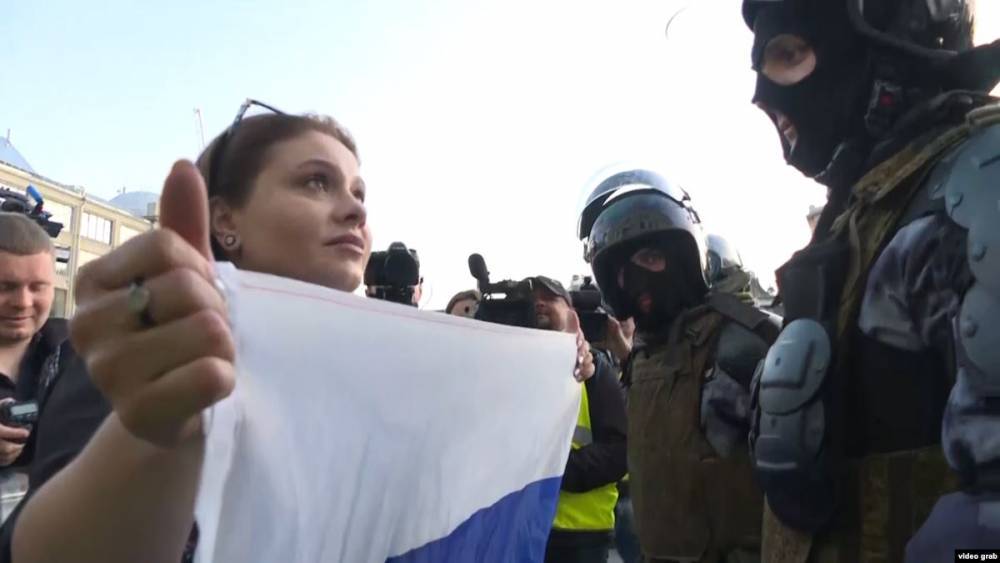 На акциях протеста в Москве и трёх городах 325 задержанных