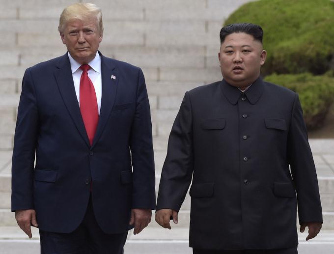 Трамп сообщил, что Ким Чен Ын предлогает ему новую встречу