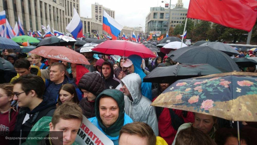 Митинг в Москве может обернуться хаосом из-за провокаторов, использующих западный сценарий