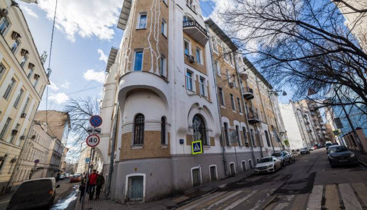 В Москве продают тысячи квартир стоимостью более 100 млн рублей