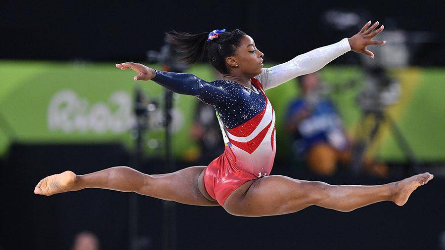 Гимнастка из США впервые выполнила двойное сальто назад с тремя винтами