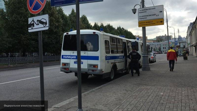 Призывавший к уличным беспорядкам в Москве Золотаревский уехал с Сахарова в автозаке