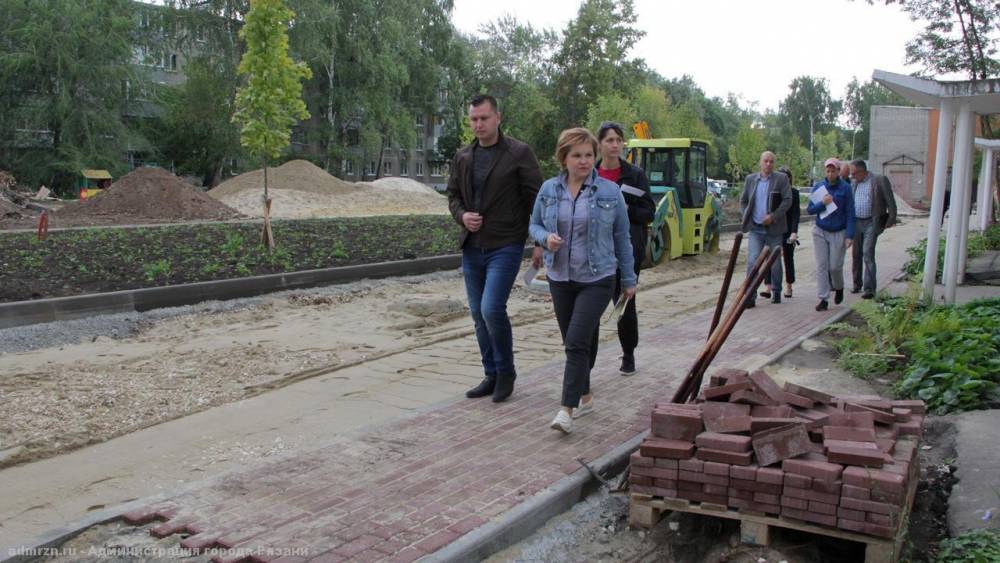 Елена Сорокина проинспектировала ход ремонта в рязанских дворах – РИА «7 новостей»