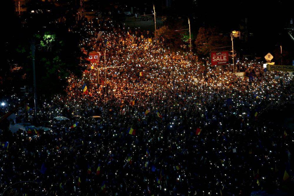 Массовые протесты в столице Румынии с требованиями отставки правительства - Cursorinfo: главные новости Израиля