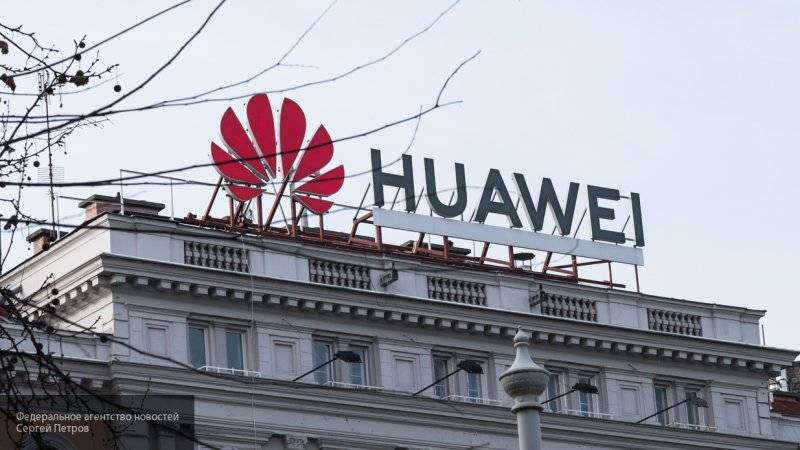Huawei хочет оснастить свои смартфоны голосовым помощником "Алиса"