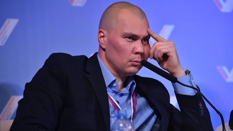 Журналист «Вестей» предложил позвать в следующий раз на митинг-концерт «оппозиции» Бузову