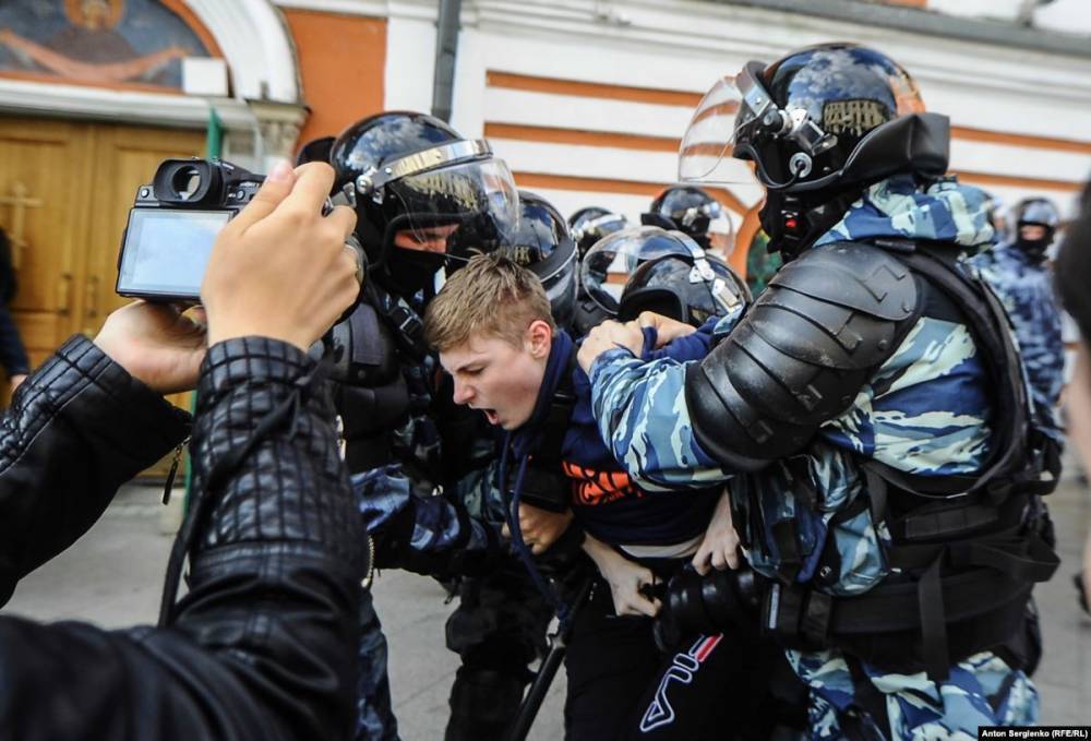 В Москве в субботу были задержаны более 250 человек