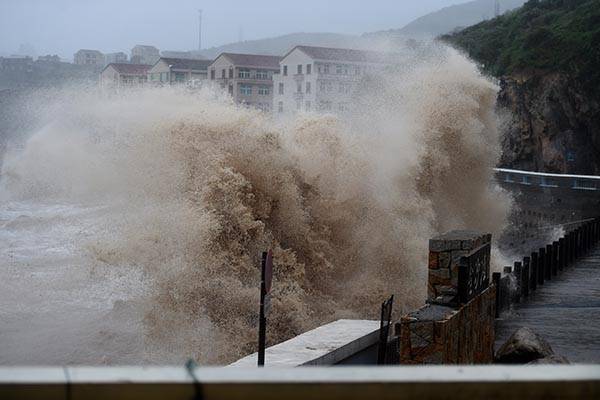 18 человек погибли при прорыве плотины на востоке Китая