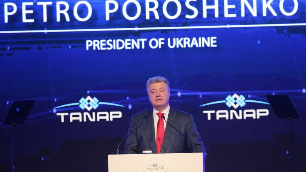 У Порошенко истерика: Президент Украины заявил о скором нападении России на Мариуполь