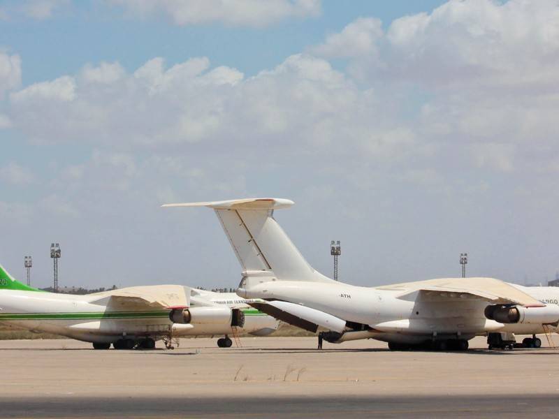 Работа ливийского аэропорта остановилась после обстрела