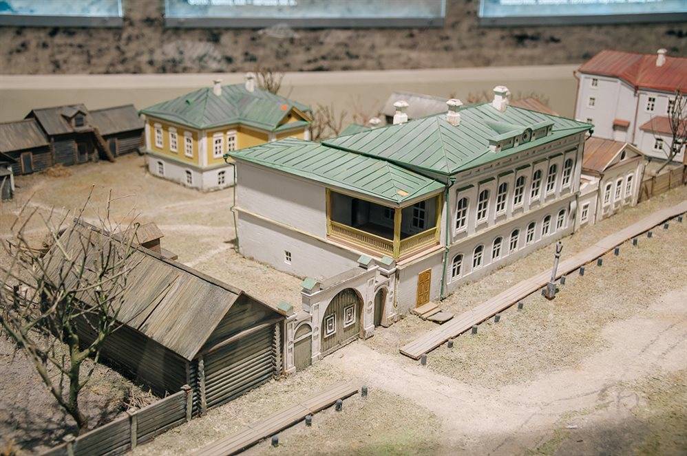 Эволюция первого ленинского музея. Кто и зачем перестраивал усадьбу Ульяновых