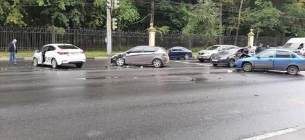 ДТП с&nbsp;участием трех автомобилей перекрыло движение на&nbsp;проспекте Гагарина