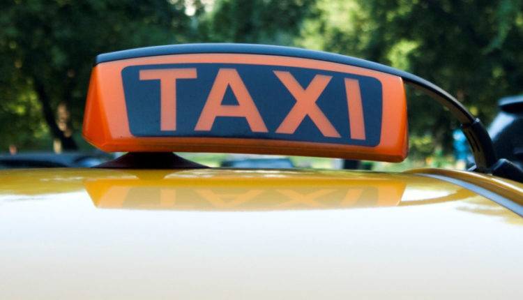 В России разработали машину для такси и каршеринга