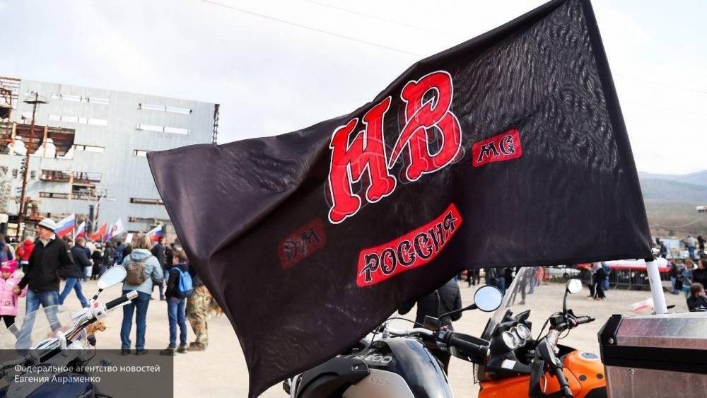 Путин приехал на мотоцикле и в кожаной куртке на байк-шоу «Ночных волков» в Крыму
