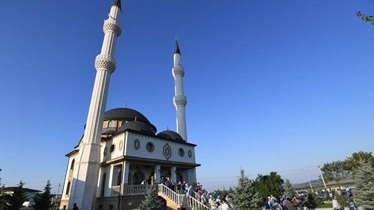 Аксенов поздравил мусульман Крыма с праздником Курбан-байрам