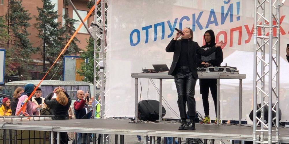 Только треть участников концерта-митинга на Сахарова - москвичи