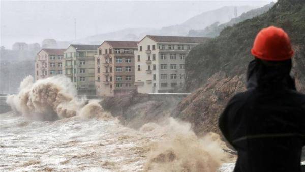 «Синьхуа»: Число жертв супертайфуна в Китае приблизилось к 30 — Общество. Новости, Новости Азии