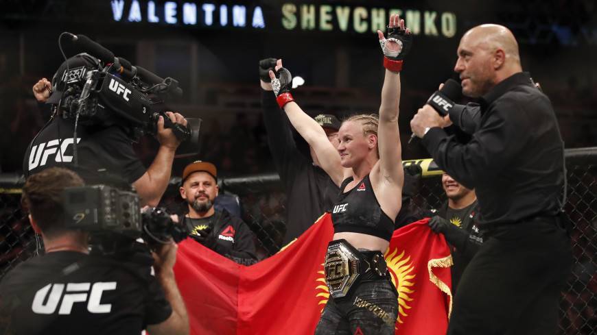 Боец из Кыргызстана Валентина Шевченко защитила титул чемпионки UFC