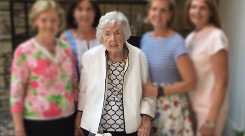 Семья 91-летней женщины с деменцией, которую мучили и снимали на видео сотрудники дома престарелых, подала на него в суд