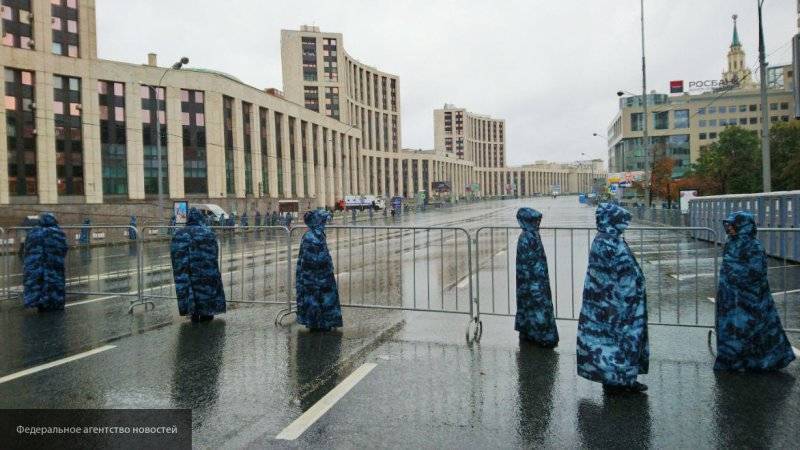 Стражи правопорядка вели себя корректно, несмотря на провокации на фрик-митинге в Москве