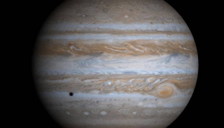 Столкновение метеорита с Юпитером снял фотограф из Техаса