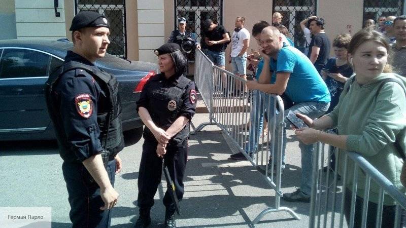 Организация затяжных массовых беспорядков в Москве оттолкнет туристов – эксперт