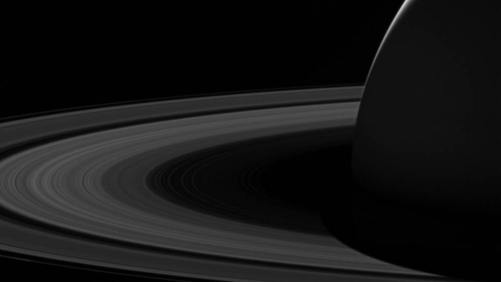 Тайну колец Сатурна поможет разгадать найденное в его атмосфере вещество