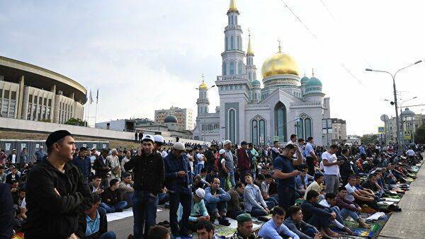 Около 240 тысяч мусульман отпраздновали Курбан-байрам в Москве — Общество. Новости, Новости России