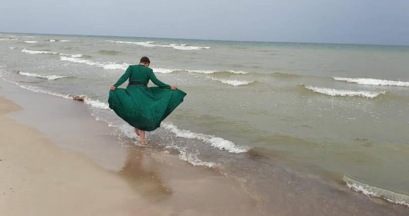 "Ассоль уже не та": купающуюся в платье Савченко высмеяли в Сети (фото, видео)