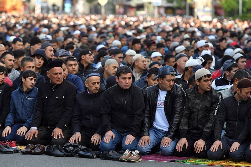 Молитву в честь Курбан-байрама в Москве посетили более 240 тысяч человек