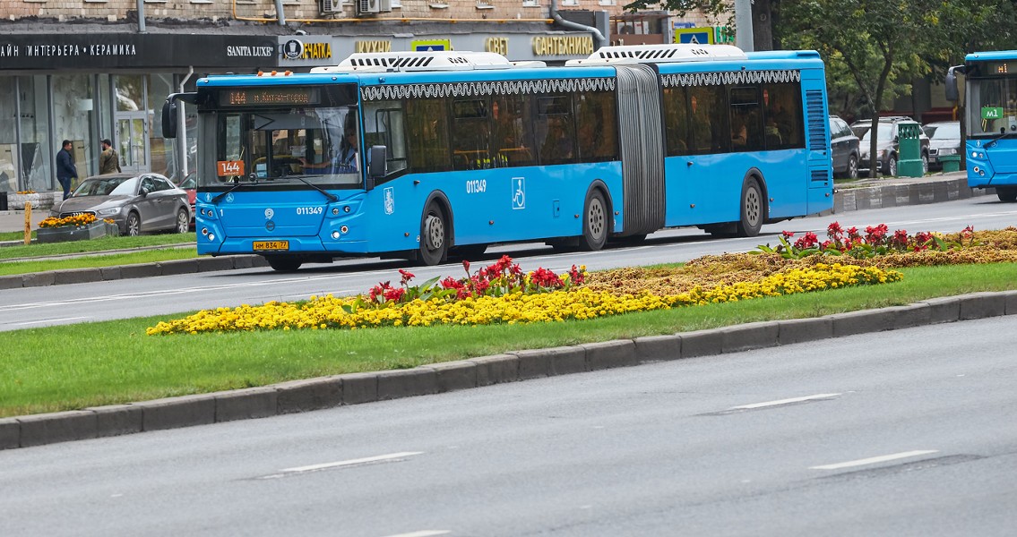 Маршруты нескольких автобусов и трамваев изменятся в Москве 11 августа