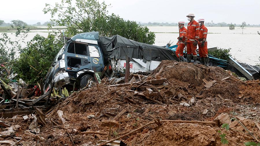 Более 50 человек погибли при сходе оползня в Мьянме